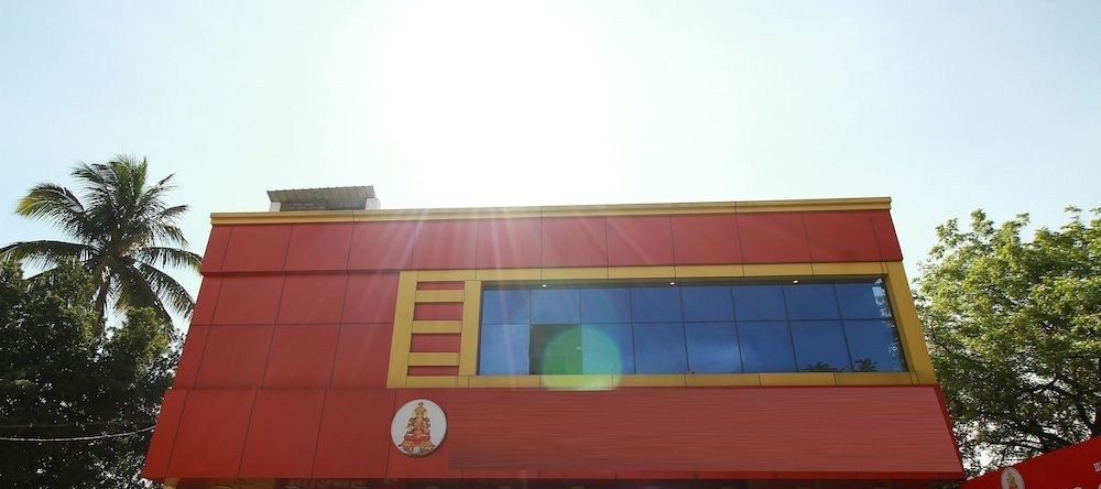 OYO 19110 Annapoorna Residency, 蒂鲁帕兰昆德拉姆 — 照片 1