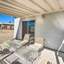Pet-friendly Retreat - 1 Block to Colorado River!, Bullhead City — photo 4