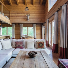 Authentic Swiss Spa Chalet Hot Tub & Sauna, Ла-Тзума — фото 5