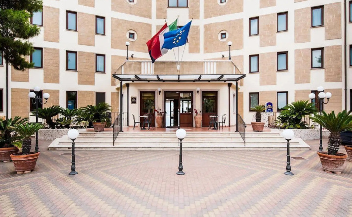 Hotel Ara Solis, Таранто — фото 1