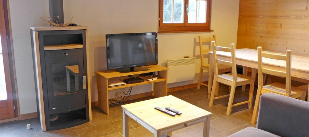 Chalet Castor Mol Son-sur-gruy res, 格吕耶尔 — 照片 1