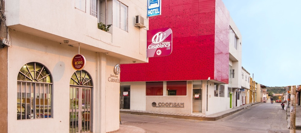 Casablanca Hotel, Restobar, Catering, Events & Tourism In Garzón, Гарсон — фото 1