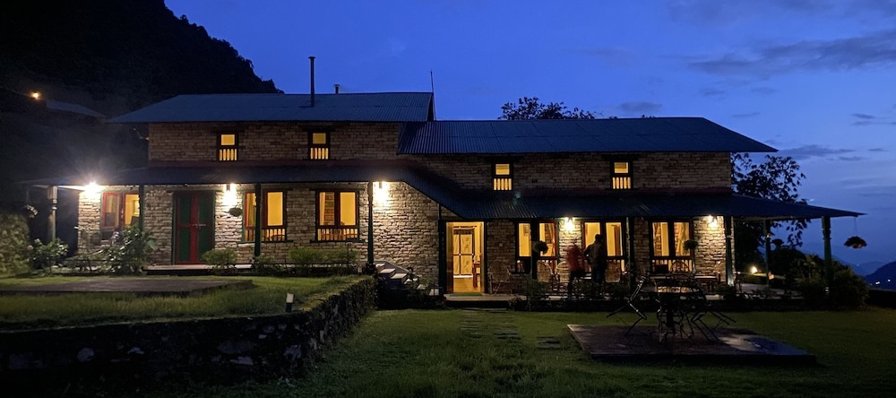 Mountain Lodges of Nepal - Landruk, Majh Gaun — photo 1