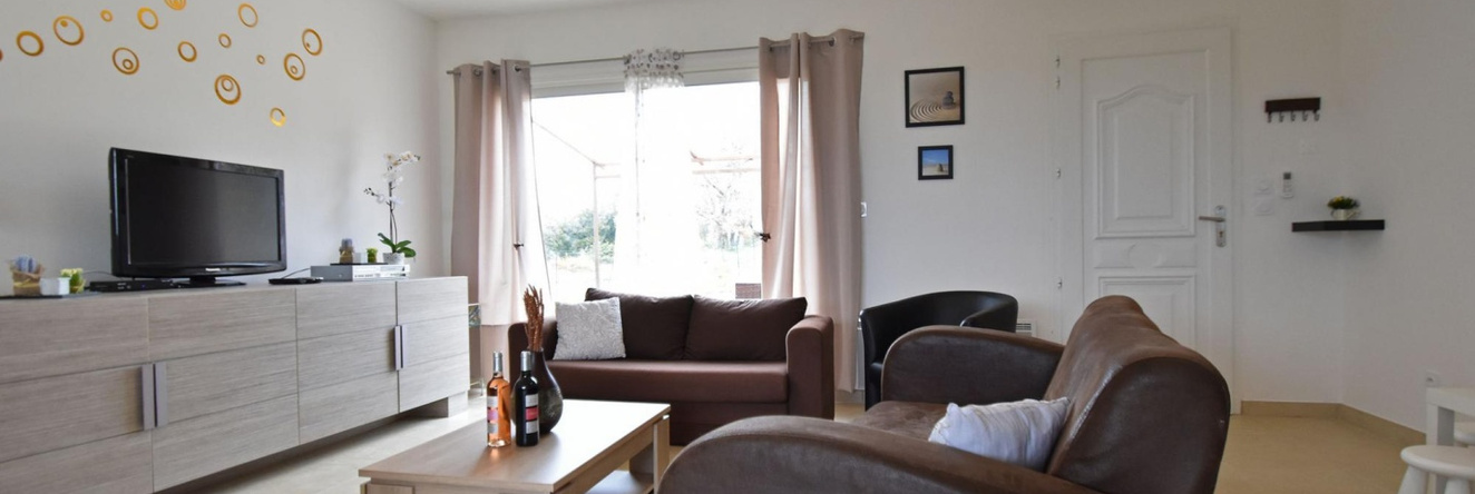Charming villa in Montmeyan with garden and private pool, 蒙梅扬(瓦尔省) — 照片 1