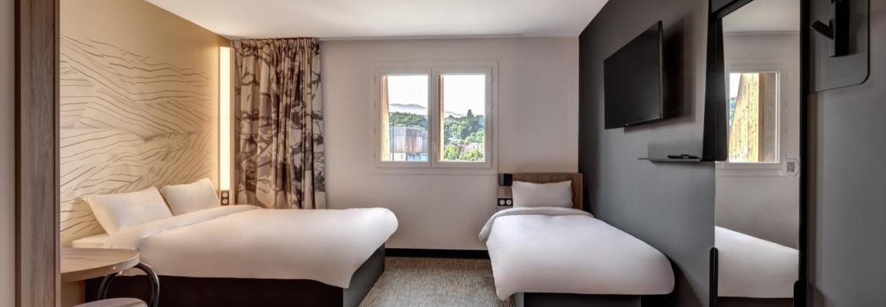 B&B Hotel Rennes Parc Expo Aéroport, 布吕兹 — 照片 1