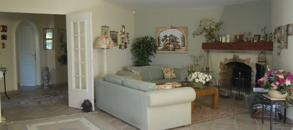 Villa Les Sangliers, Теуль-сюр-Мер — фото 1