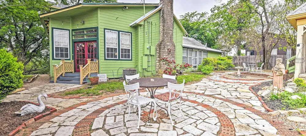 The Lilly House: Historic Glen Rose Home W/ Porch!, Глен Роуз — фото 1