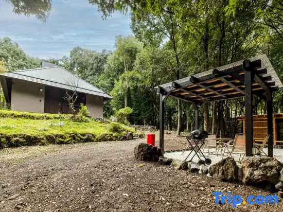 COCO VILLA Izu Akazawa — Old private house with sauna, campfire & BBQ, forest bathing retreat, 伊东 — 照片 1
