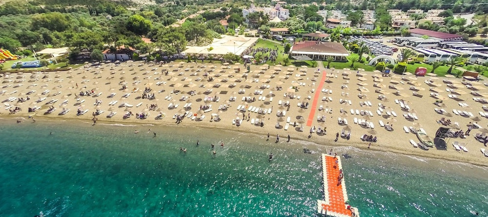 Hanedan Resort & Beach Club, Foca — photo 1