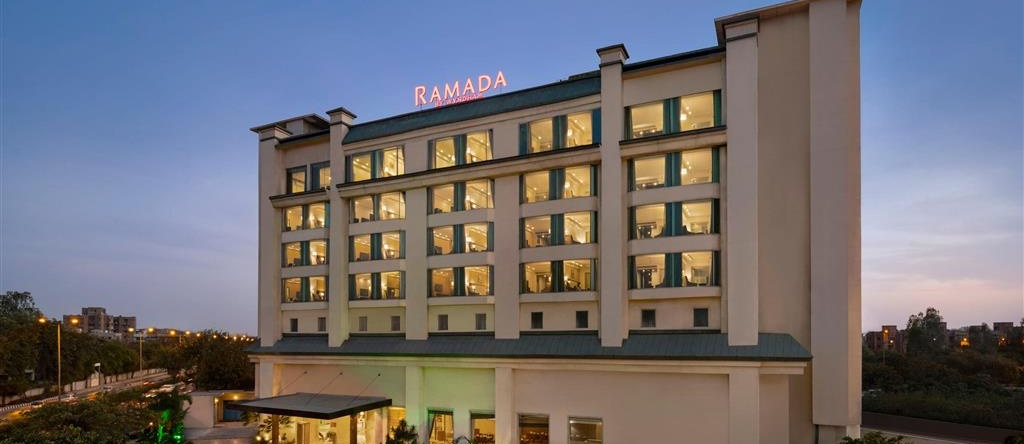 Ramada by Wyndham New Delhi Pitampura, 布兰沙尔 — 照片 1