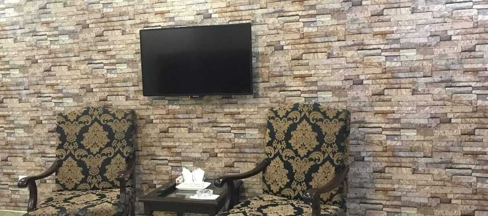Millennium Inn Hotel, 纳兰 — 照片 1