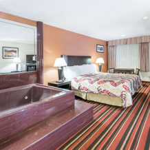 Days Inn & Suites by Wyndham Winnie, 温尼 — 照片 5