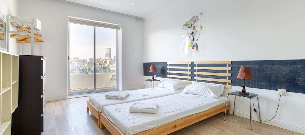 Seafront Apartment, Pieta — photo 1