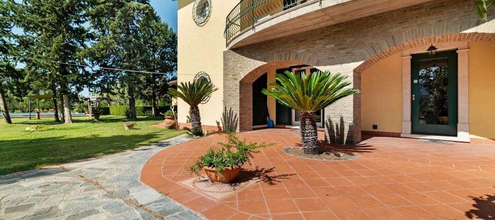 Villa With Pool Near Paestum, 阿尔巴内拉 — 照片 1