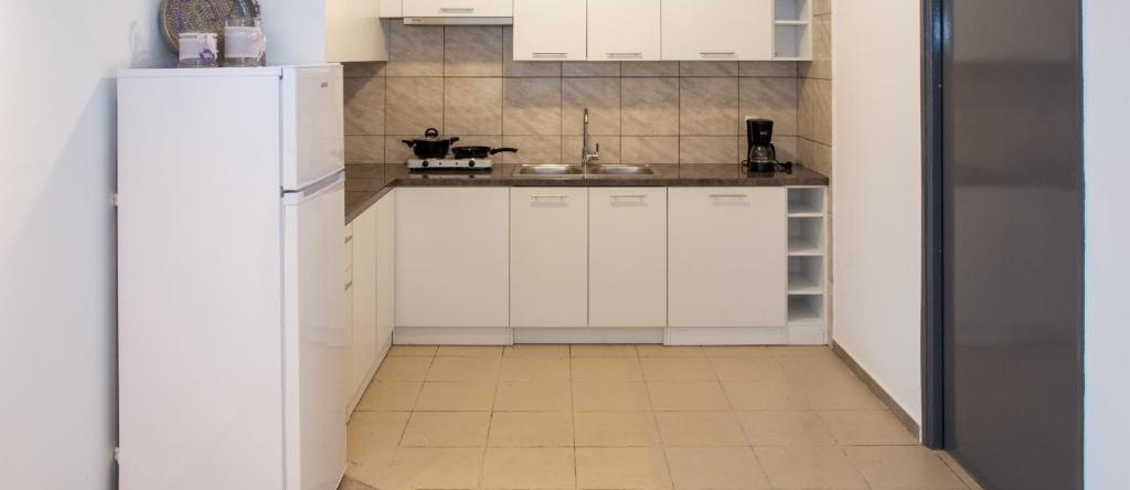 West Coast Chris House, Каламата — фото 1