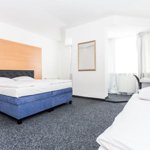 Tif Hotel & Restaurant, Обрнице — фото 2