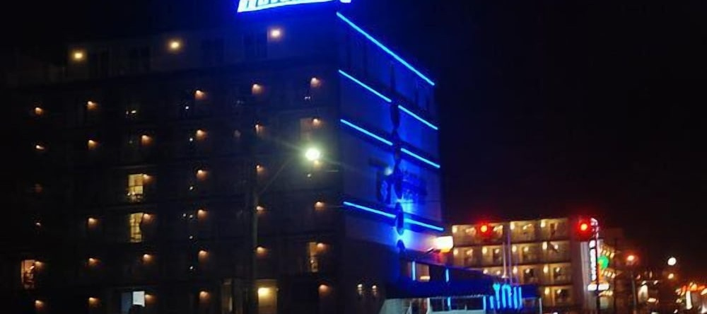 Adventurer Oceanfront Inn, Wildwoods Beach — photo 1