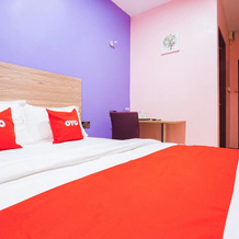 Oyo 90153 U Stay Hotel, Кенингау — фото 5