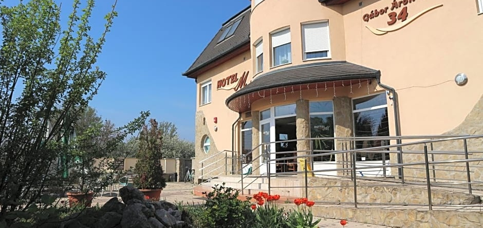 Wellness Hotel-M - Hajdúszoboszló, Hajduszoboszlo — photo 1