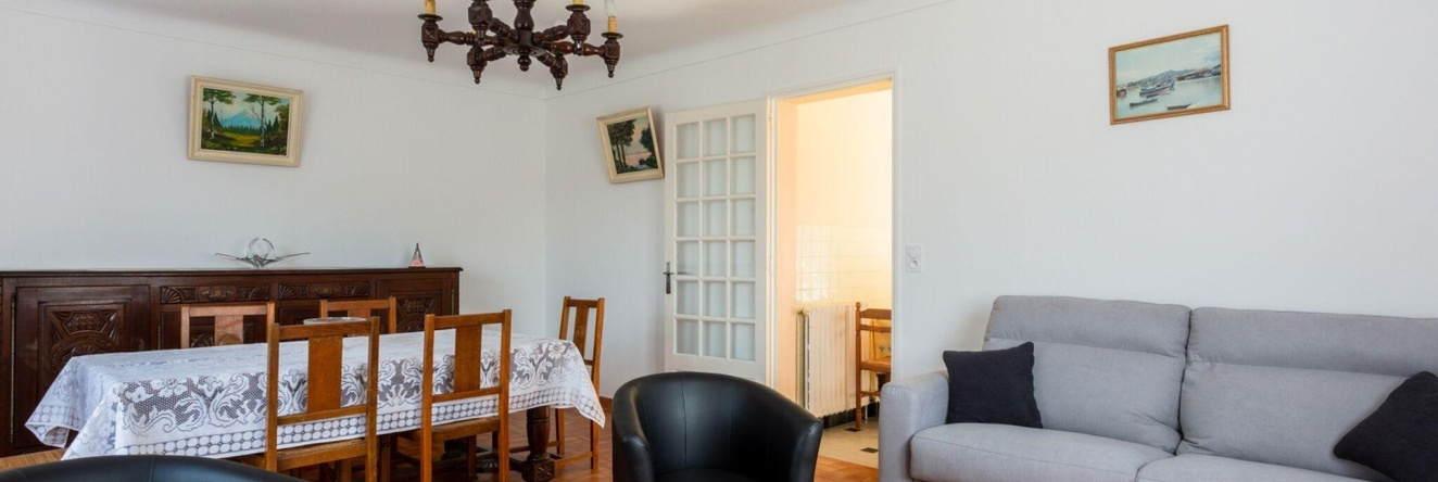 Alluring Holiday Home in Arcangues with Balcony, 阿尔康格 — 照片 1