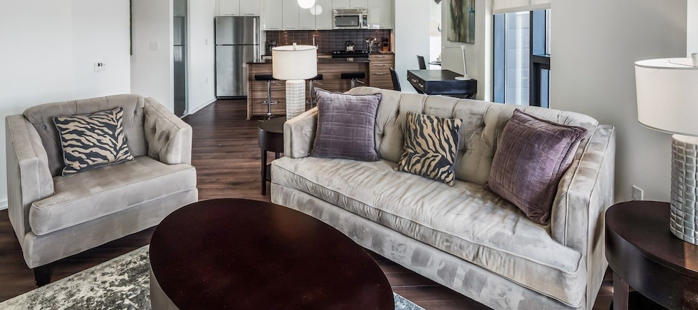 Bluebird Suites at Park Crest, McLean — photo 1