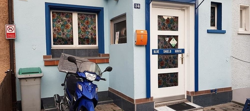 Blue Shield House, 诺伊豪森莱茵瀑布 — 照片 1
