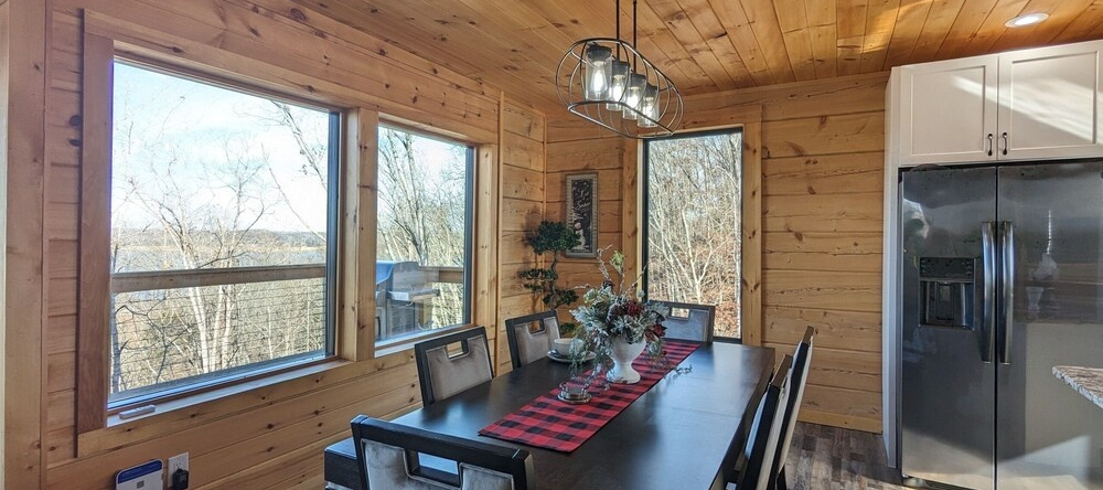 Smoky Lake Retreat 3 Bedroom Cabin By Redawning, Дандридж — фото 1