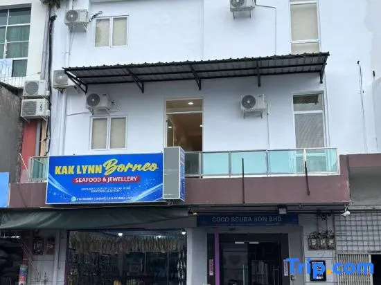 5 ° N Latitude Homestay, Семпорна — фото 1