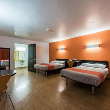 Motel 6 Uvalde, TX, 尤瓦尔迪 — 照片 3