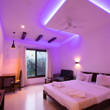 La Serene Resort & Spa, 马哈巴莱什瓦尔 — 照片 2