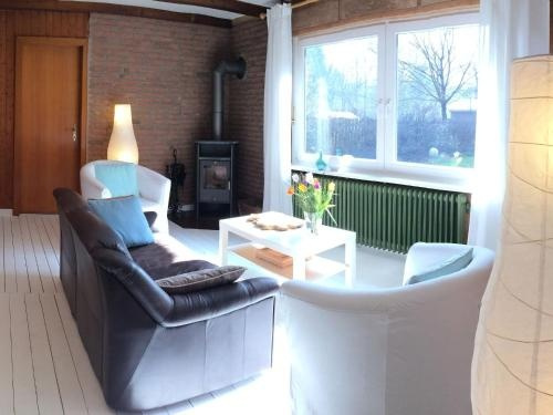 Restful Chalet in Winsen with Garden near Water Sports, 温森 — 照片 1