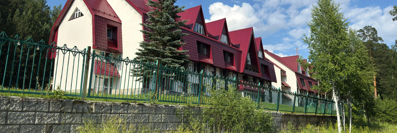Hotel Kamenny Tsvetok, 特廖赫戈尔内 — 照片 1