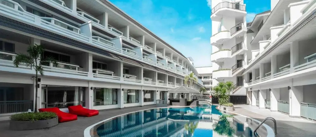 Radisson Red Phuket Patong Beach, Патонг — фото 1