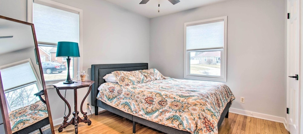 Pet-Friendly Uptown Normal Home: Steps To Isu, Нормал — фото 1