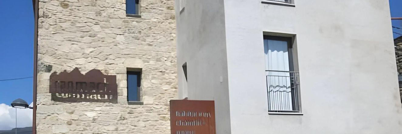 Restaurante y Alojamiento Can Mach, 马萨内特德卡夫雷尼斯 — 照片 1