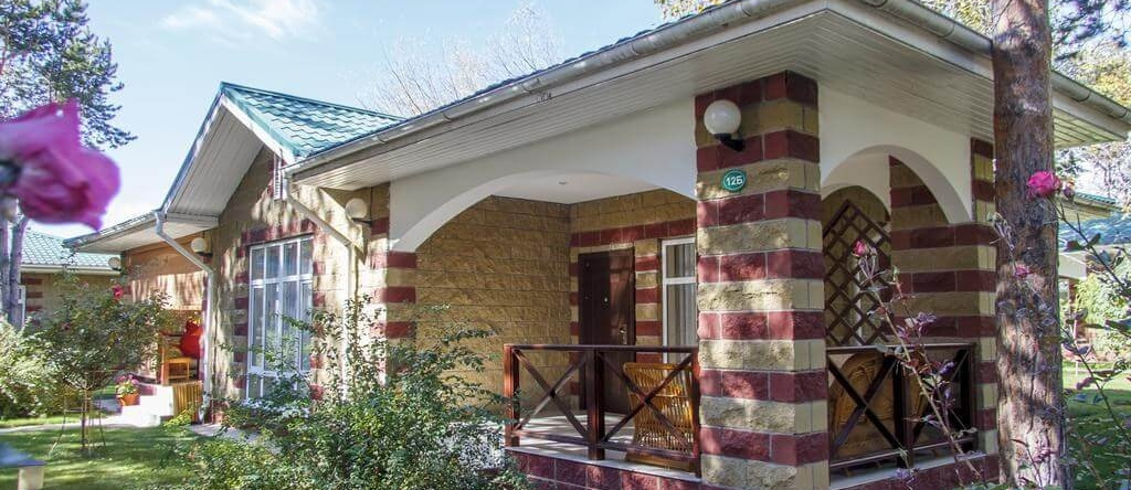 Hotel Tsentr Otdykha "Raduga Plyus", 萨雷奥伊 — 照片 1