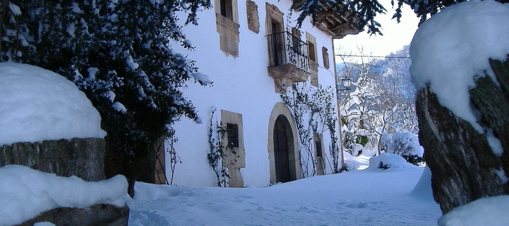 Casona De Treviño, 卡马莱尼奥 — 照片 1