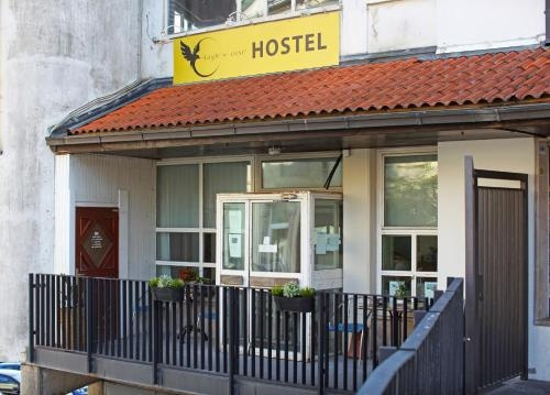 Eagle’s Nest Hostel, Постойна — фото 1