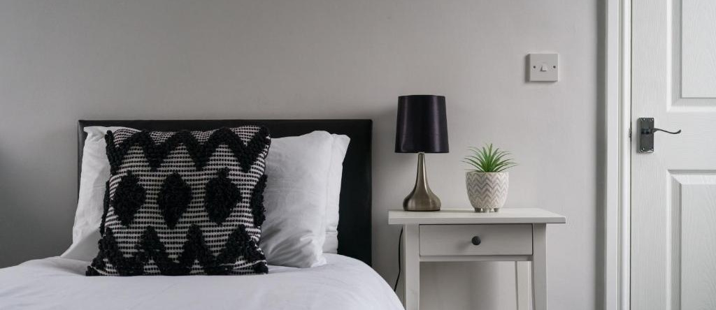 House - Sleeps 4 - Pet Friendly - Parking - Garden, Ашингтон — фото 1