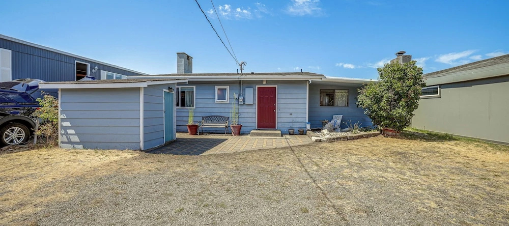 Oceanfront Cottage w/ Patio & Views in Birch Bay!, 布兰 — 照片 1
