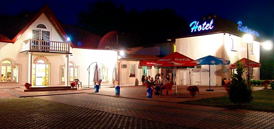 Hotel Pod Dębami, Пабианис — фото 1