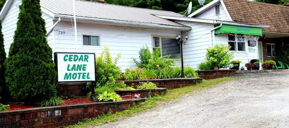 Cedar Lane Motel, 布雷斯布里奇 — 照片 1