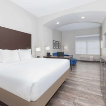 La Quinta Inn & Suites by Wyndham Tyler - University Area, Tyler — photo 5