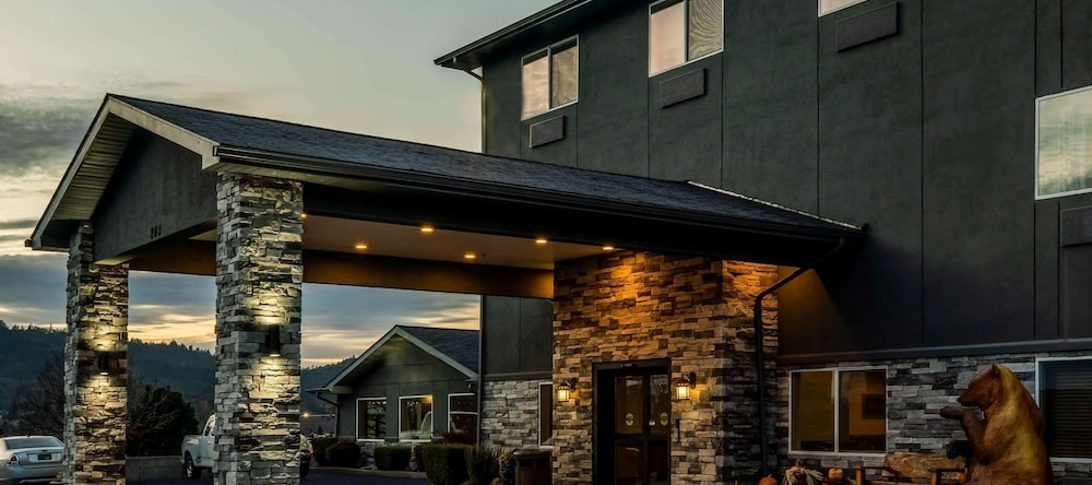 La Quinta Inn & Suites Grants Pass, Grants Pass — photo 1