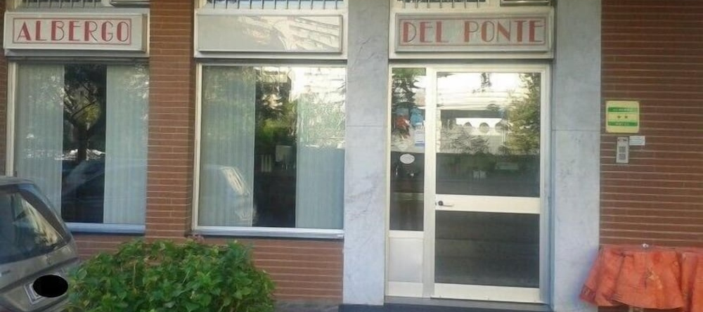 Albergo Ristorante Del Ponte, Кусано-Миланино — фото 1