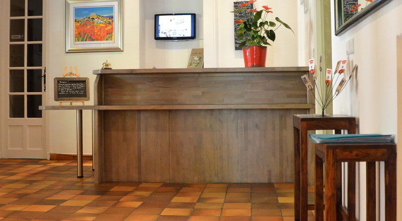 Logis Hotel Le Saint Marc, 乌韦兹河畔莫朗 — 照片 1