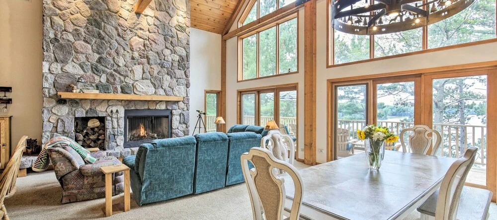 Waterfront Lake Tomahawk Cabin W/ Game Room!, Лейк Томагавк — фото 1