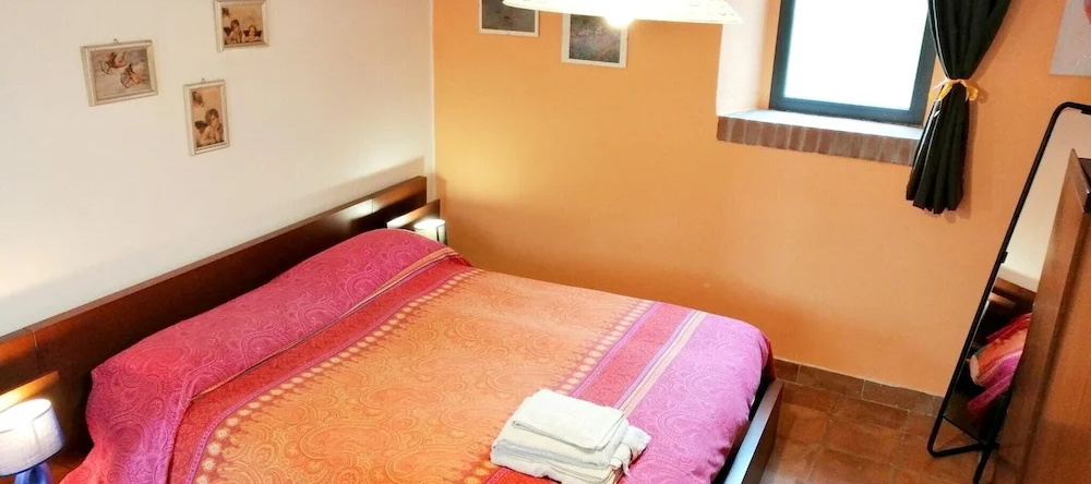Apartment With one Bedroom in Castelletto Sopra Ticino, With Enclosed Garden and Wifi - 4 km From the Beach, 卡斯特莱托索普拉蒂奇诺 — 照片 1