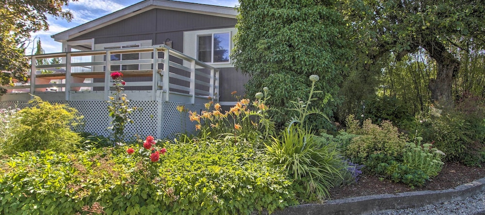 Cute Cottage w/ Deck Walk 115 Ft to Brewery & Cafe, Poulsbo — photo 1
