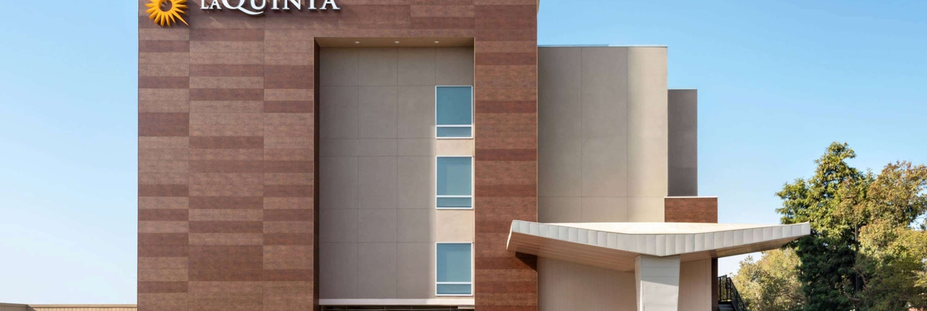 La Quinta Inn & Suites By Wyndham Clovis Ca, Кловис — фото 1